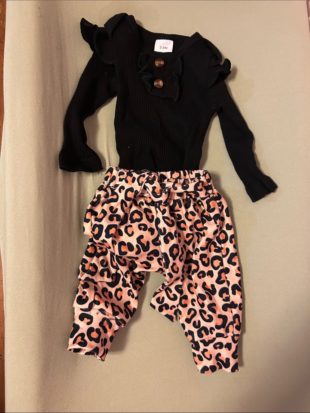 Black and Cheetah Print Set